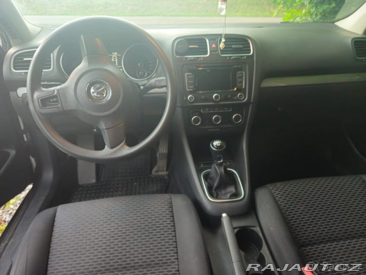 Volkswagen Golf 1,6 od přímého majitele 2013