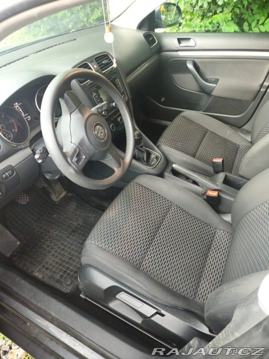 Volkswagen Golf 1,6 od přímého majitele 2013