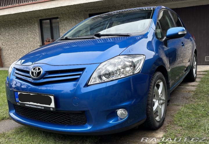 Toyota Auris 1,6 97 kW, původ Česká 1800