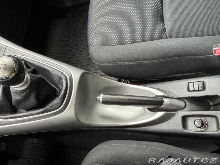 Toyota Auris 1,6 97 kW, původ Česká 1800