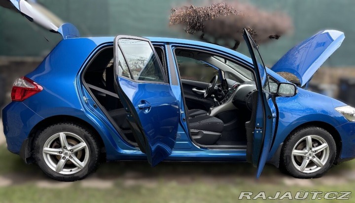 Toyota Auris 1,6 97 kW, původ Česká 1800