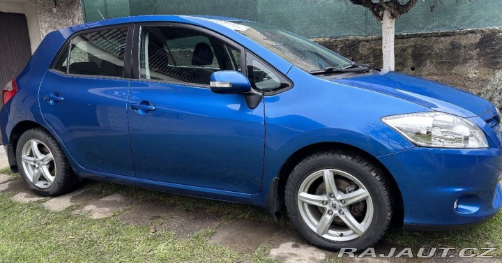 Toyota Auris 1,6 97 kW, původ Česká 1800