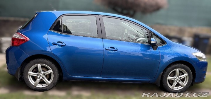 Toyota Auris 1,6 97 kW, původ Česká 1800