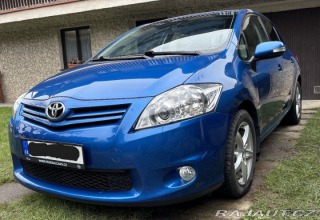 Toyota Auris 1,6 97 kW, původ Česká 1800