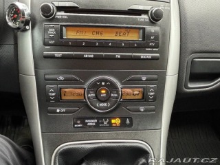 Toyota Auris 1,6 97 kW, původ Česká 1800