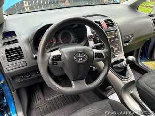 Toyota Auris 1,6 97 kW, původ Česká 1800