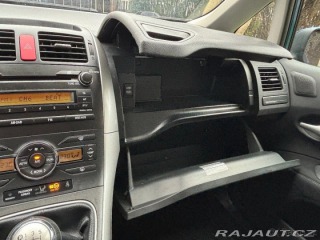 Toyota Auris 1,6 97 kW, původ Česká 1800