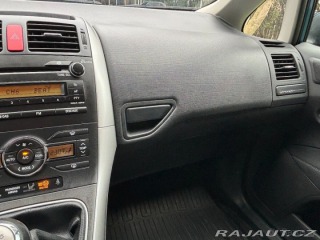 Toyota Auris 1,6 97 kW, původ Česká 1800