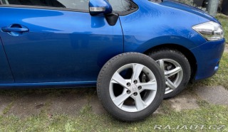 Toyota Auris 1,6 97 kW, původ Česká 1800