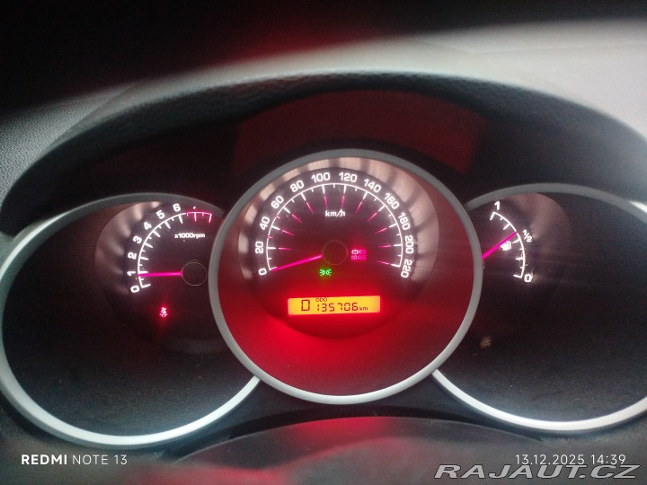 Kia Venga YN 1,6 CVVT A/T ACTIVE 2011