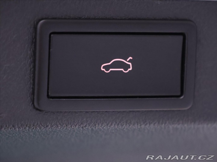 Škoda Octavia 1,6 TDI 77kW DSG Elegance 2014