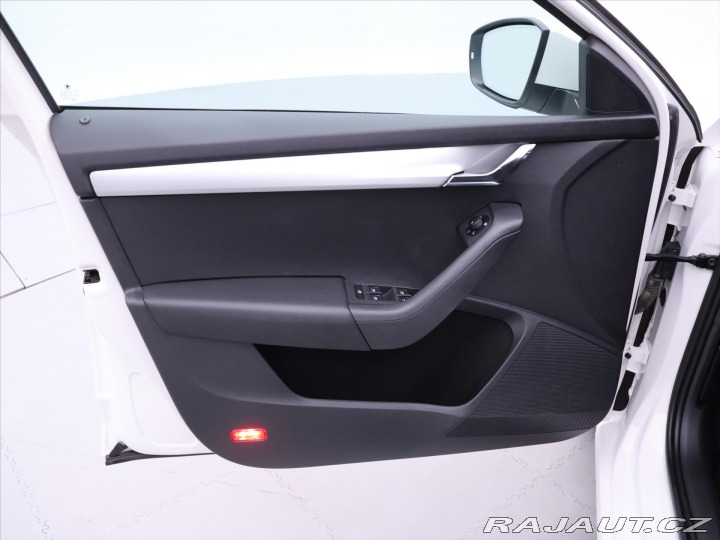 Škoda Octavia 1,6 TDI 77kW DSG Elegance 2014