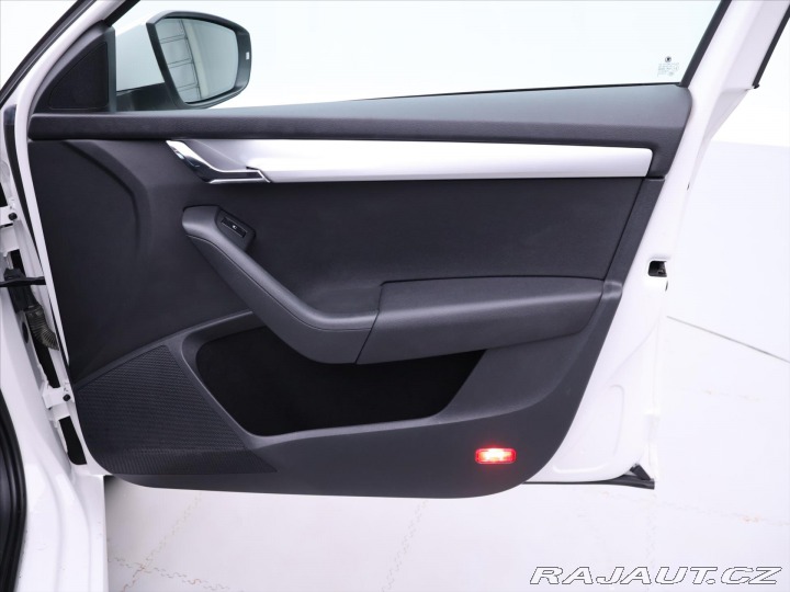 Škoda Octavia 1,6 TDI 77kW DSG Elegance 2014