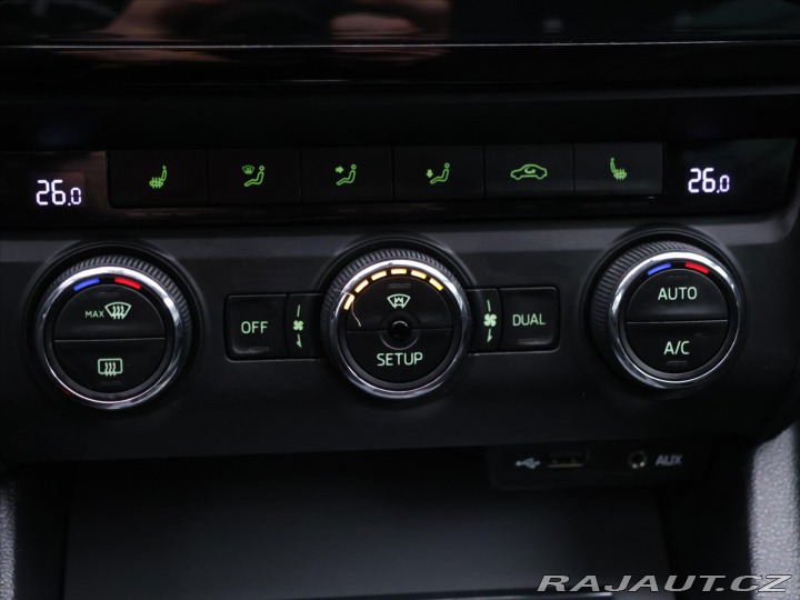 Škoda Octavia 1,6 TDI 77kW DSG Elegance 2014