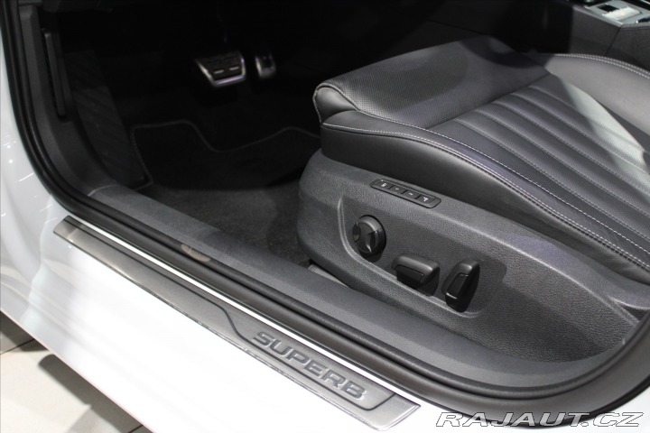 Škoda Superb iV DSG Sportline 360° / 2023