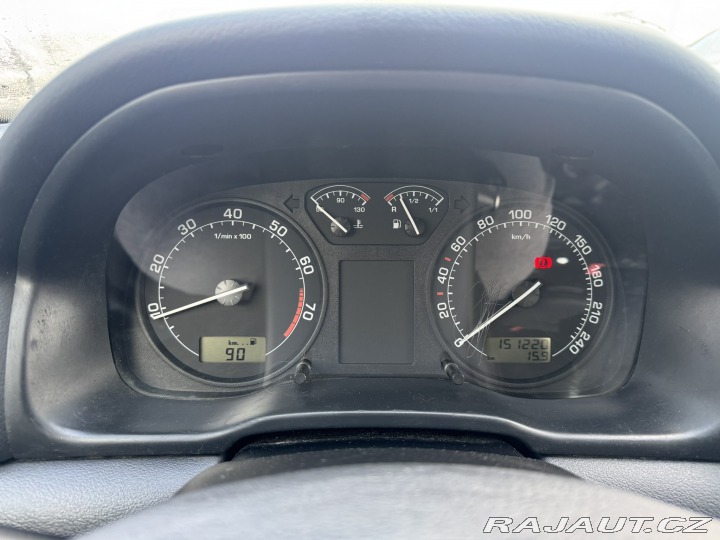 Škoda Octavia 1,6 MPI 75 KW KM 2. MAJ 2002
