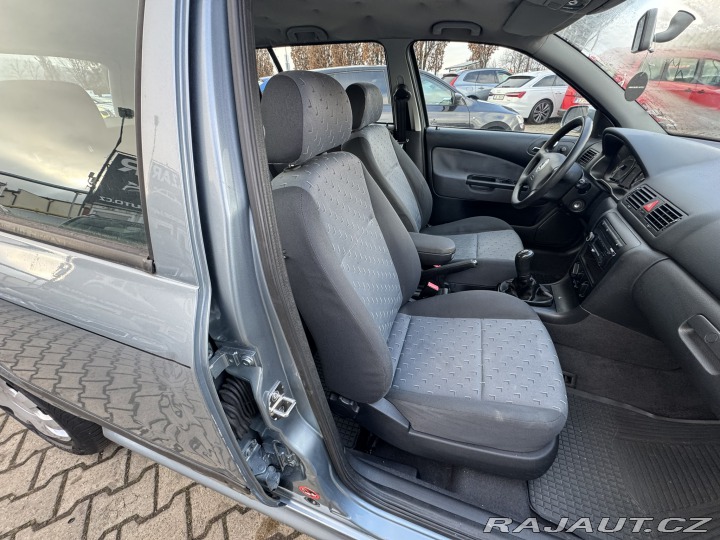 Škoda Octavia 1,6 MPI 75 KW KM 2. MAJ 2002