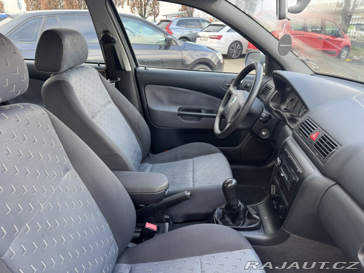 Škoda Octavia 1,6 MPI 75 KW KM 2. MAJ 2002