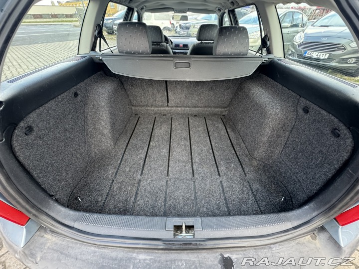 Škoda Octavia 1,6 MPI 75 KW KM 2. MAJ 2002