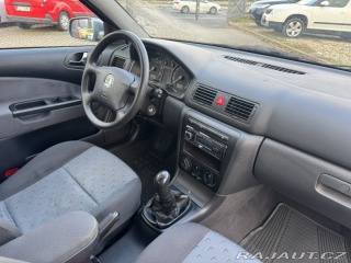 Škoda Octavia 1,6 MPI 75 KW KM 2. MAJ 2002