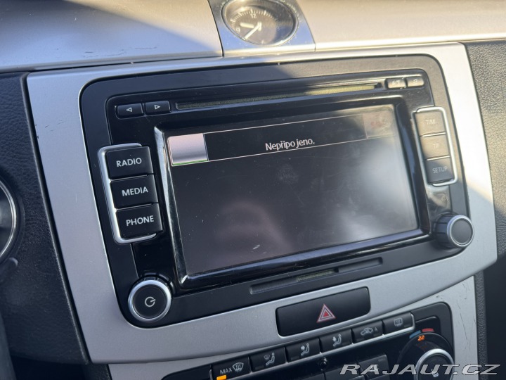 Volkswagen Passat 1,6 TDI 77 KW ROZVODY STK 2011