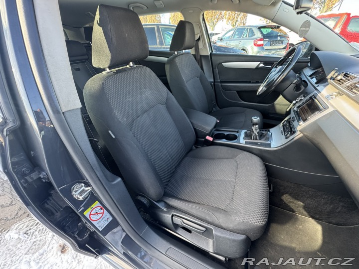 Volkswagen Passat 1,6 TDI 77 KW ROZVODY STK 2011