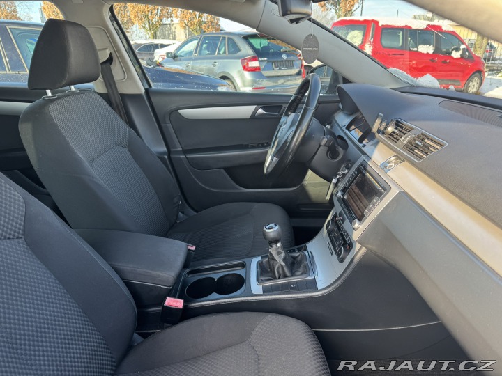Volkswagen Passat 1,6 TDI 77 KW ROZVODY STK 2011
