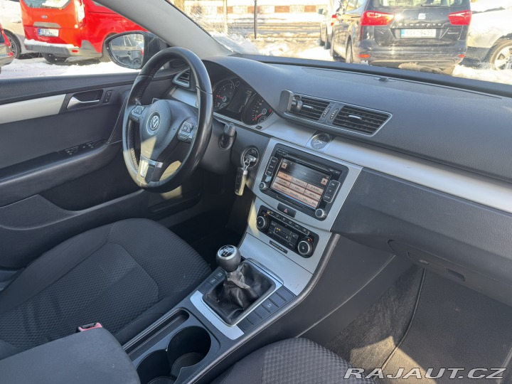 Volkswagen Passat 1,6 TDI 77 KW ROZVODY STK 2011