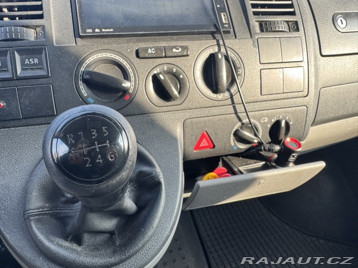 Volkswagen Transporter 1,9 TDI 63KW TAŽNÉ 6X 2004