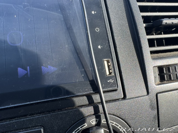 Volkswagen Transporter 1,9 TDI 63KW TAŽNÉ 6X 2004