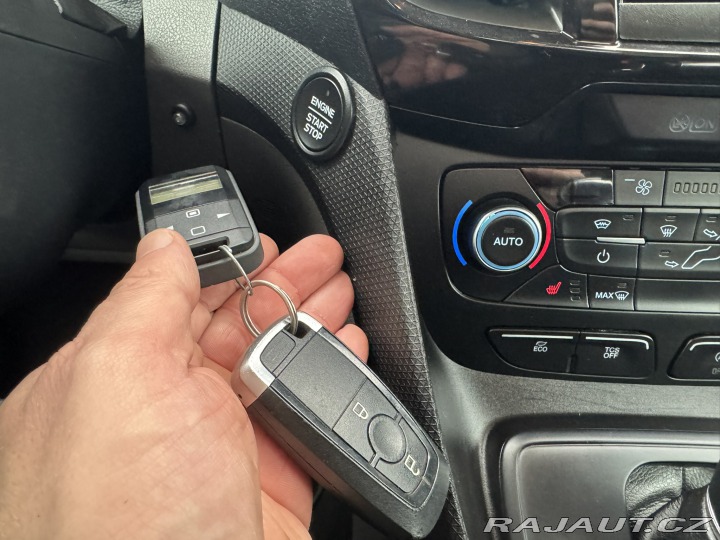 Ford Tourneo Custom AUTOMAT 1,5D 88 KW VÝBAVA 2018