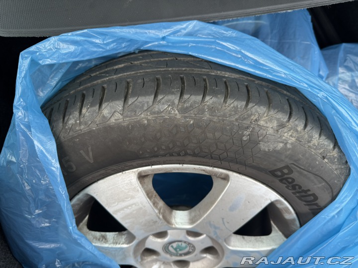 Škoda Octavia 1,6 TDI 77 KW KOLA ČR 2009