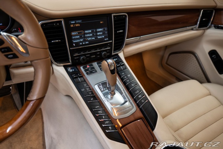 Porsche Panamera Turbo 1800