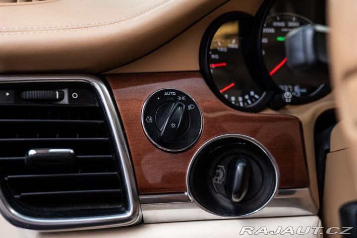 Porsche Panamera Turbo 1800
