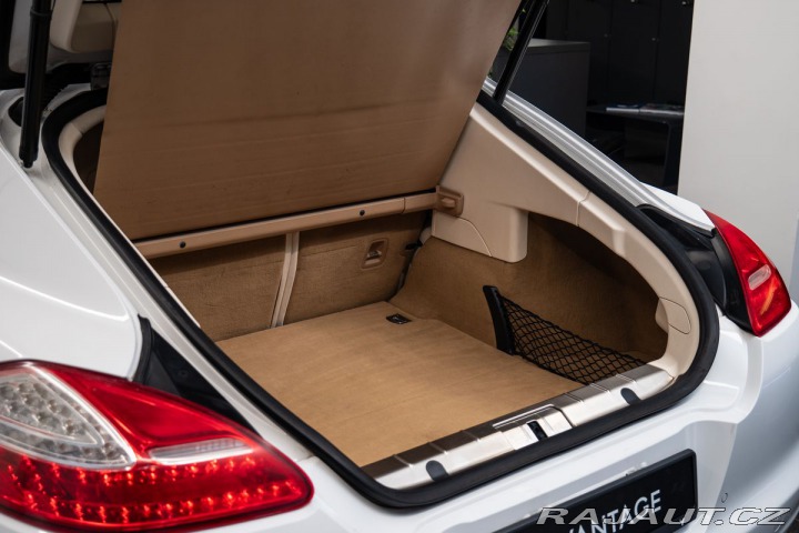 Porsche Panamera Turbo 1800