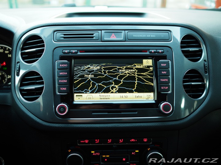 Volkswagen Tiguan 2.0TDi CR 4X4 DSG-RESERVÉ 2012