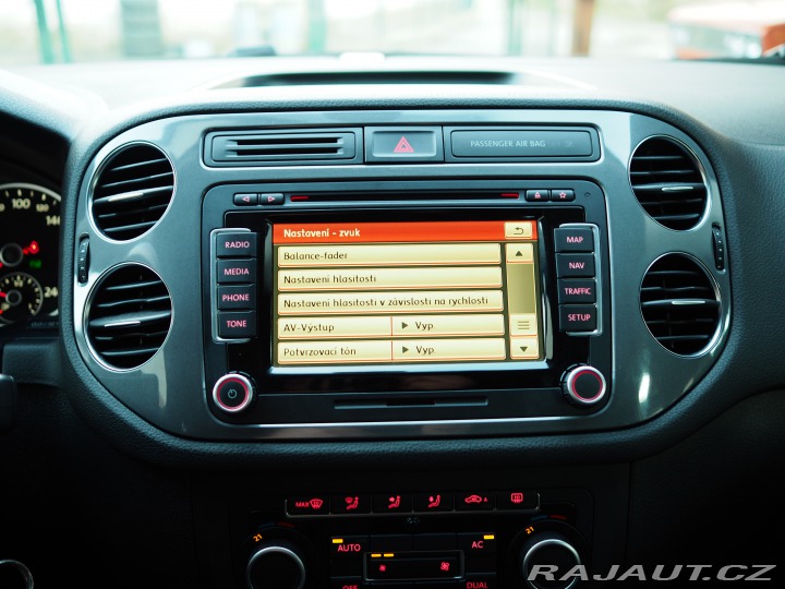 Volkswagen Tiguan 2.0TDi CR 4X4 DSG-RESERVÉ 2012