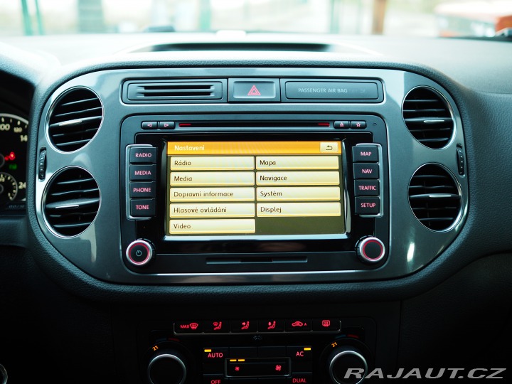 Volkswagen Tiguan 2.0TDi CR 4X4 DSG-RESERVÉ 2012