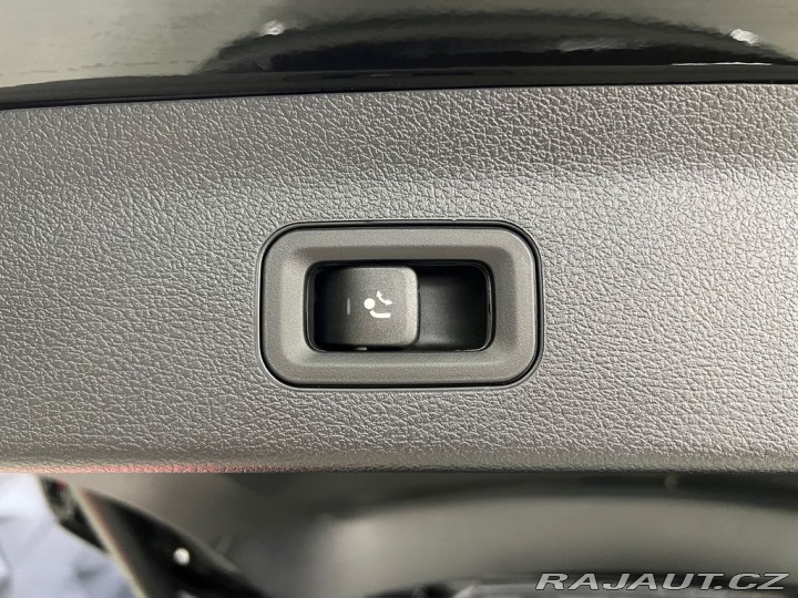Mercedes-Benz Ostatní modely 450d 4MATIC AMG, PANORAMA 2025