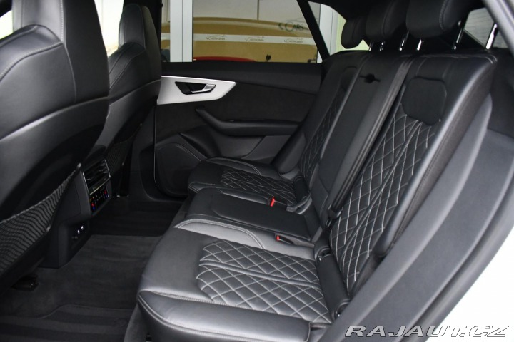Audi Q8 50TDI REZERVACE NTOP PANO 2019