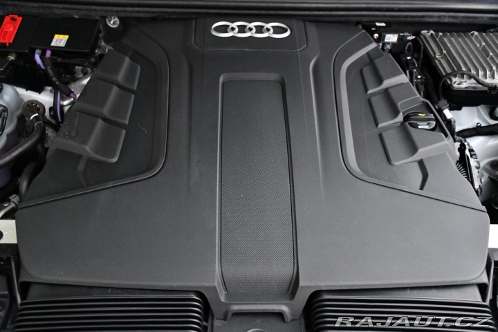 Audi Q8 50TDI REZERVACE NTOP PANO 2019