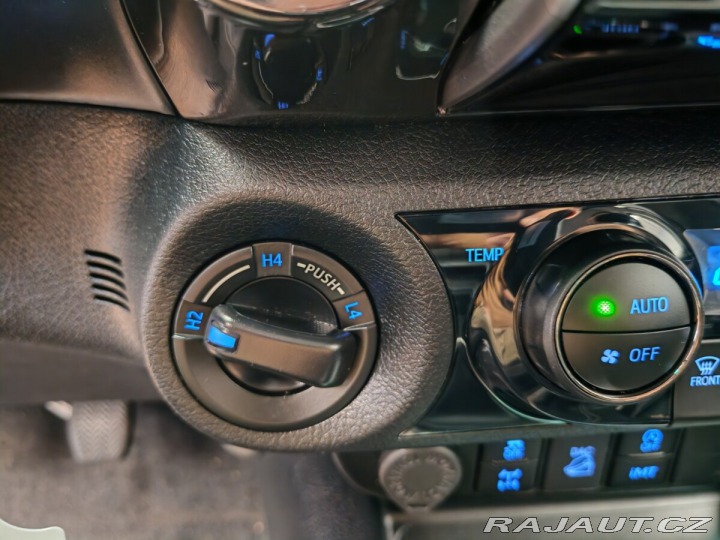 Toyota Hilux 2,8 Double cab 2023