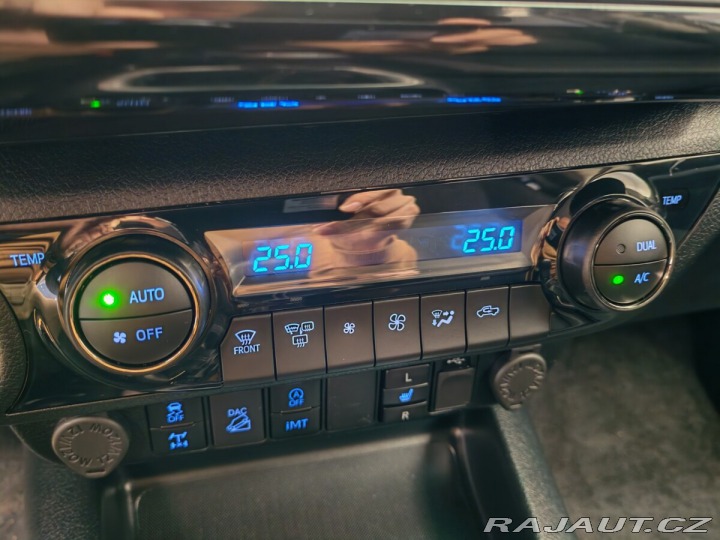 Toyota Hilux 2,8 Double cab 2023