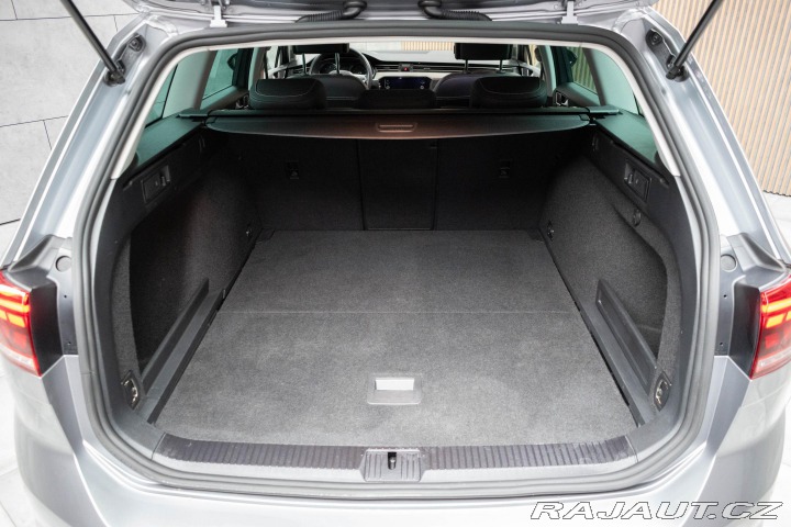 Volkswagen Passat 2.0 TDI ELEGANCE*ACC*DPH* 2021