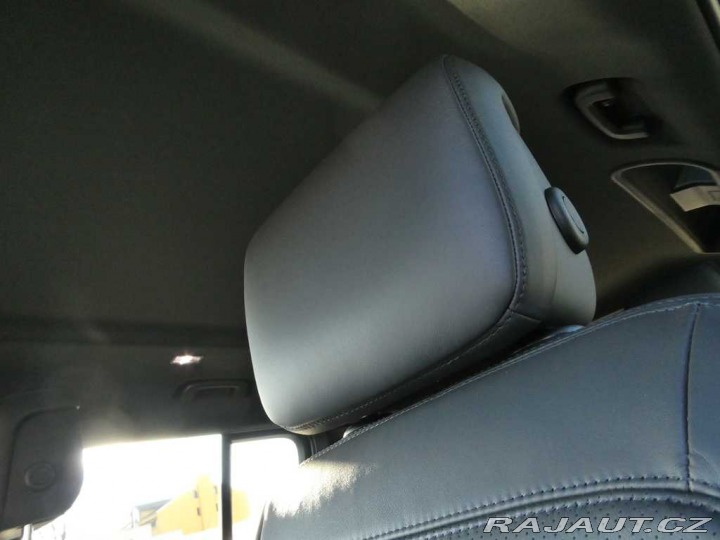 Land Rover Defender 110 3,0 TROPHY EDITION D3 2026