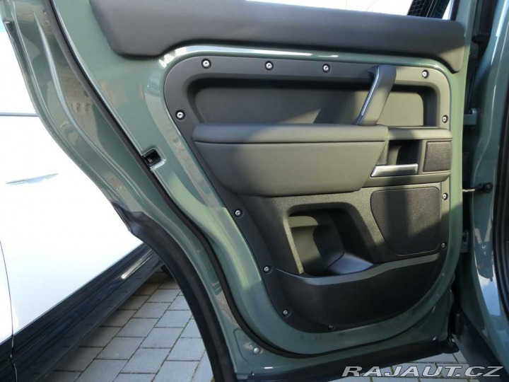 Land Rover Defender 110 3,0 TROPHY EDITION D3 2025