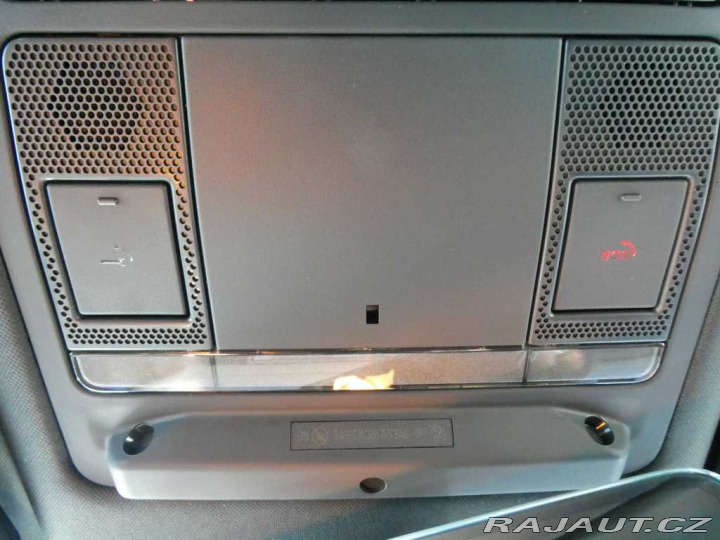 Land Rover Defender 110 3,0 TROPHY EDITION D3 2026