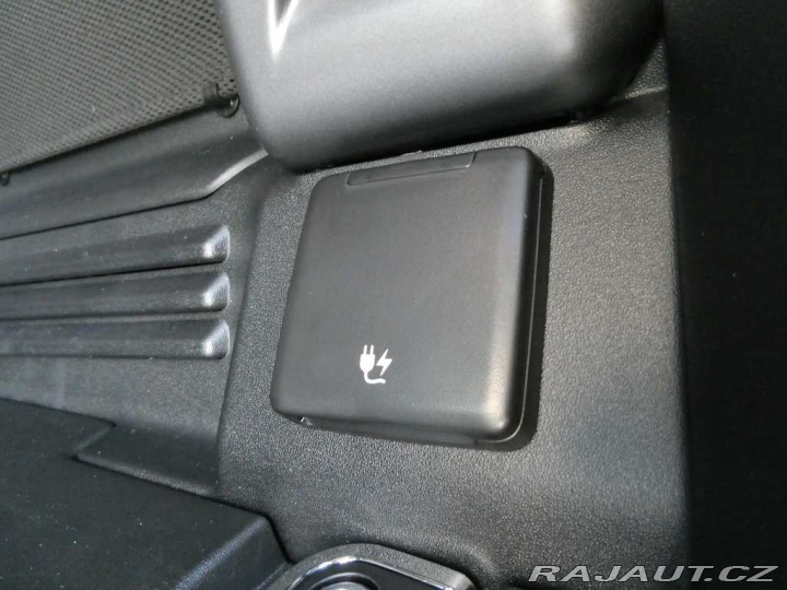 Land Rover Defender 110 3,0 TROPHY EDITION D3 2026