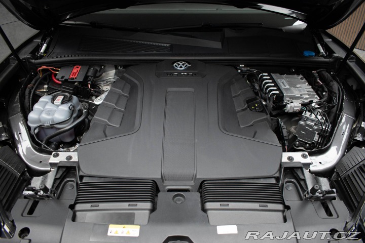 Volkswagen Touareg 3.0TDI REZERVACE 2023