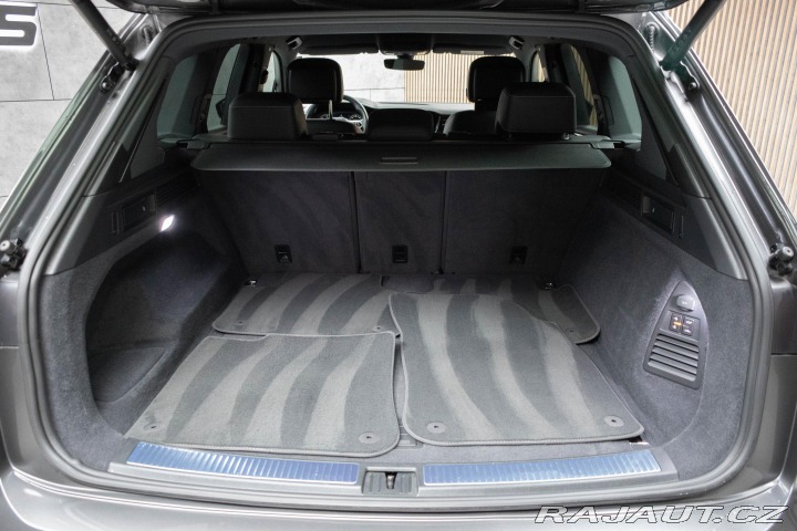 Volkswagen Touareg 3.0TDI REZERVACE 2023